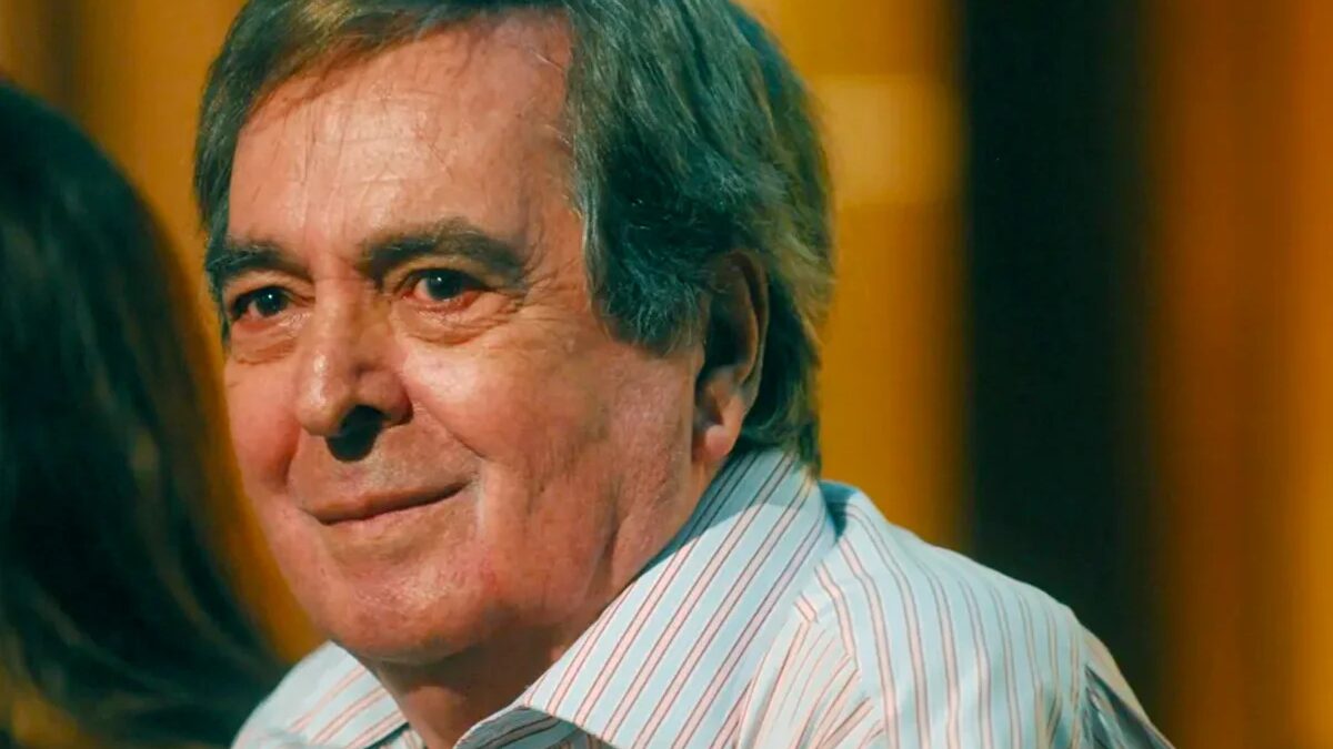 Jornal Nacional erra e homenageia Benedito Ruy Barbosa com novela de outro autor