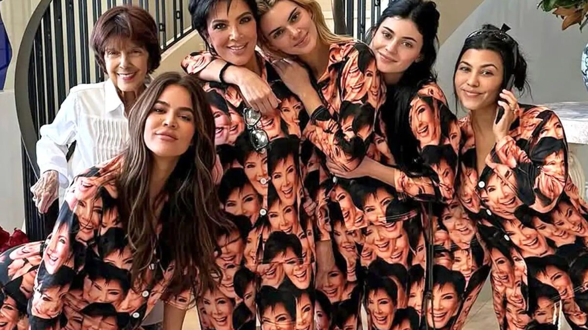 Kardashian-Jenner lamenta a morte de Mary Jo Campbell, matriarca da família