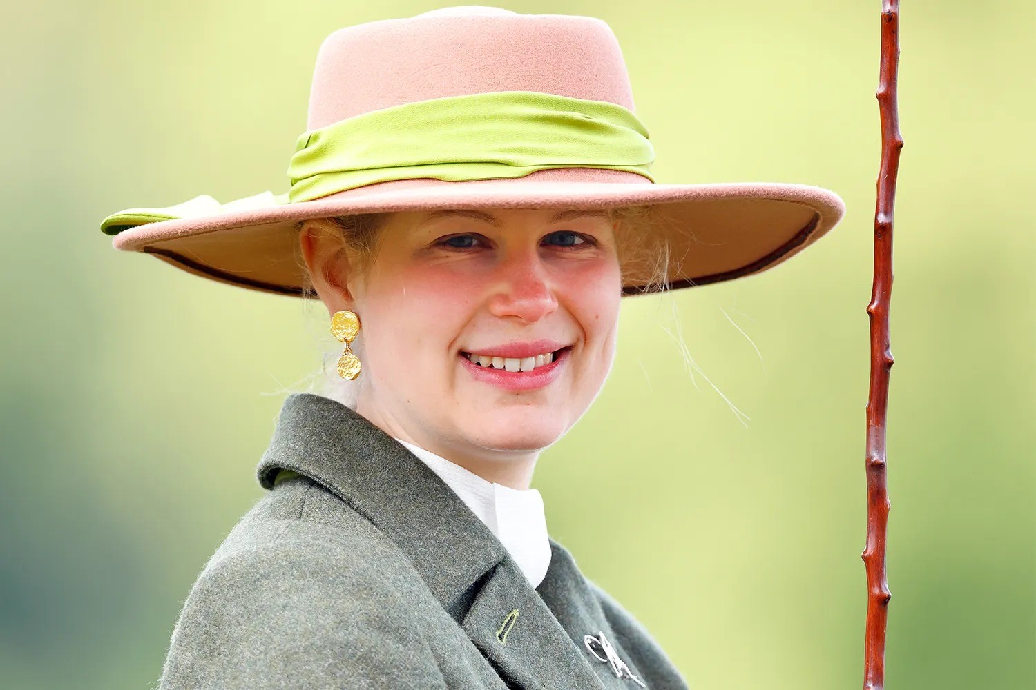 Lady Louise se forma em St. Andrews e segue os passos de William e Kate Middleton