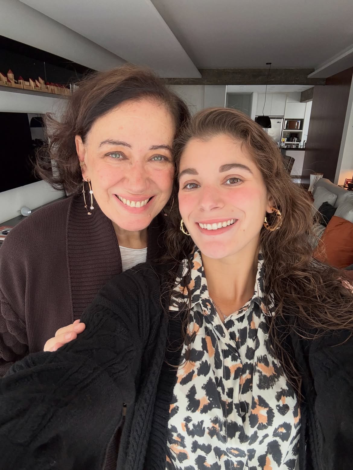 Lilia Cabral completa 69 anos e recebe homenagem emocionante da filha Giulia Bertolli