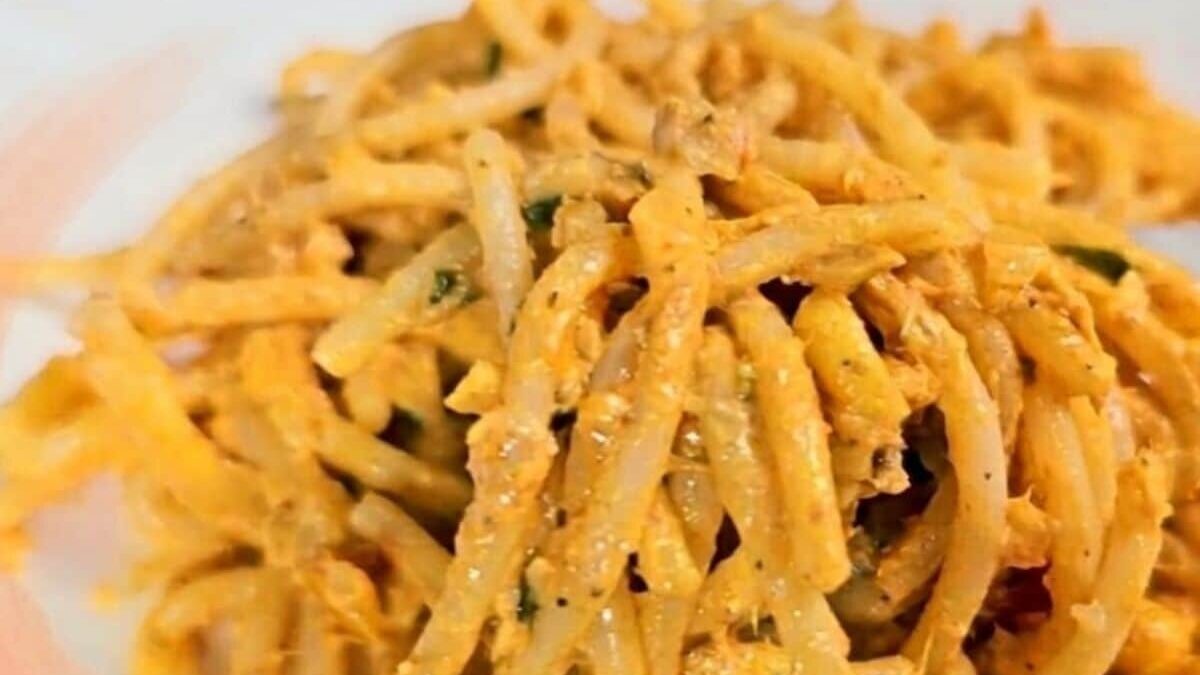 Macarrão com sardinha: receita prática e saborosa que lembra a comida de mãe