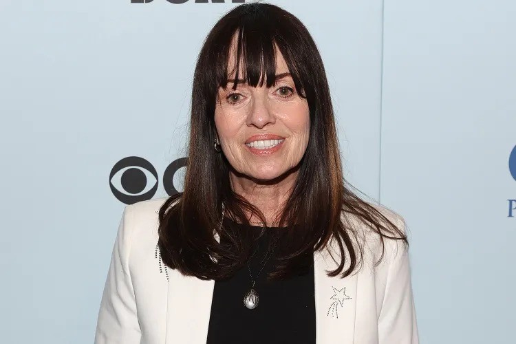 Mackenzie Phillips relembra demissão de série após teste antidrogas rigoroso