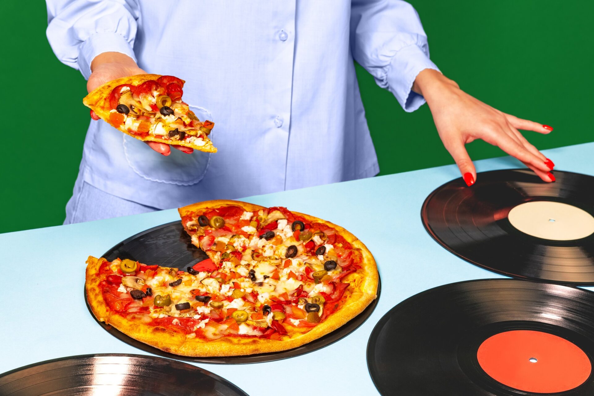 Manu Gavassi e Bianca Comparato revelam suas pizzarias favoritas em São Paulo e Rio