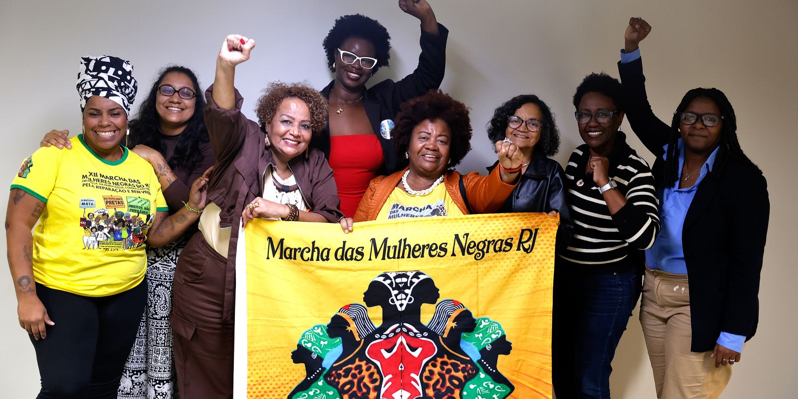 Marcha das Mulheres Negras no Rio denuncia racismo e defende democracia em Copacabana