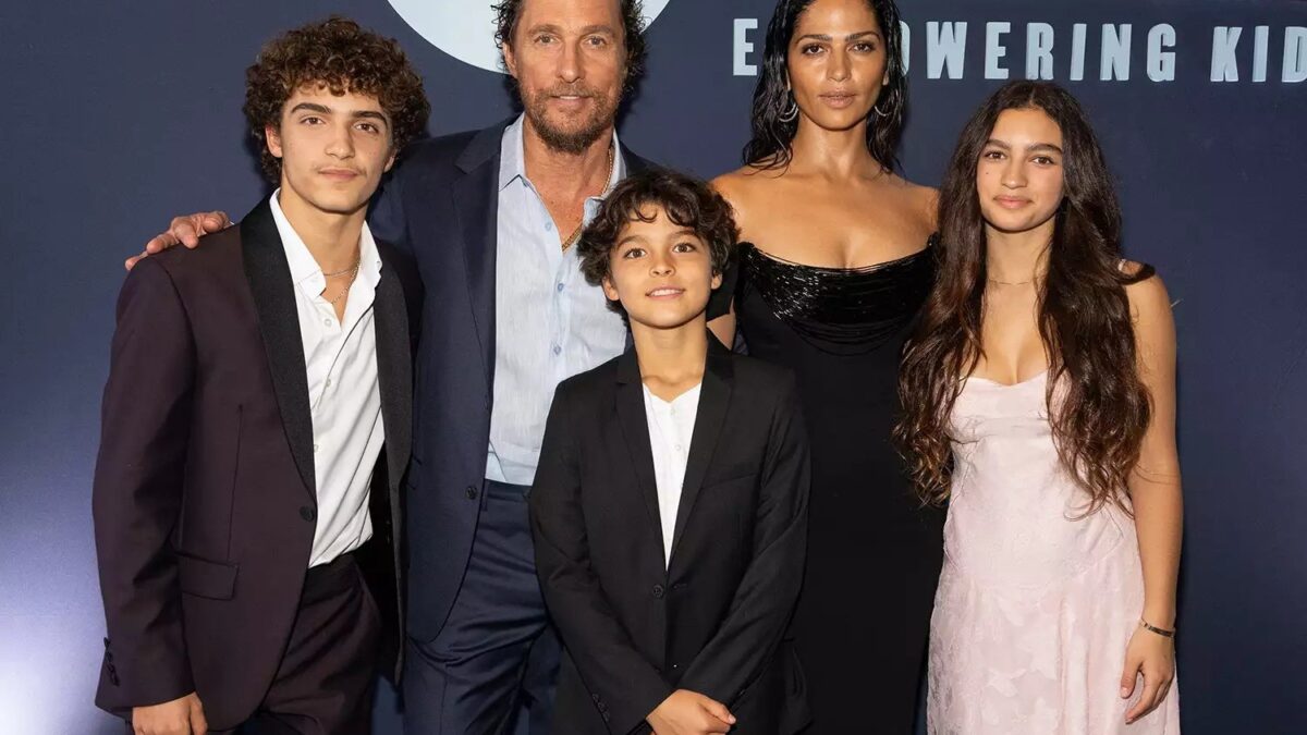 Matthew McConaughey celebra 18 anos do filho Levi e compartilha conselho de vida