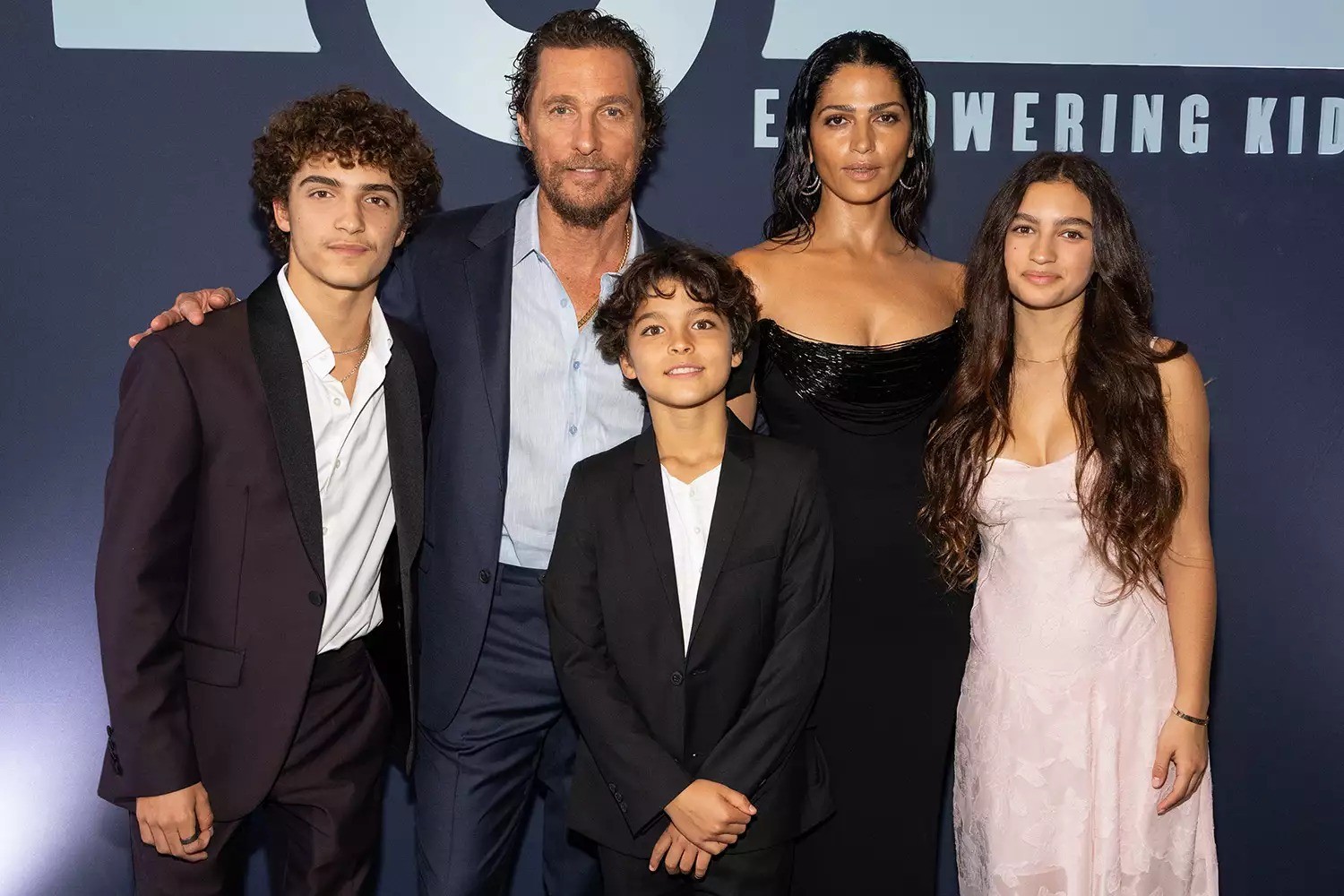 Matthew McConaughey celebra 18 anos do filho Levi e compartilha conselho de vida