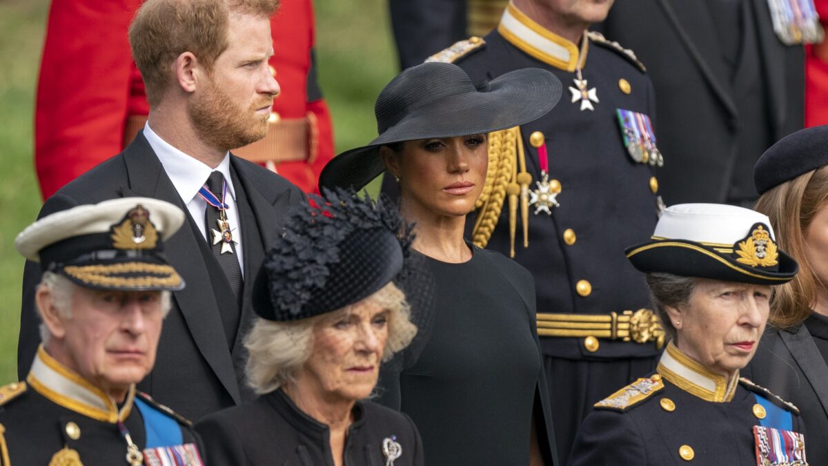 Meghan Markle viaja ao Reino Unido com Archie e Lilibet para reencontro familiar