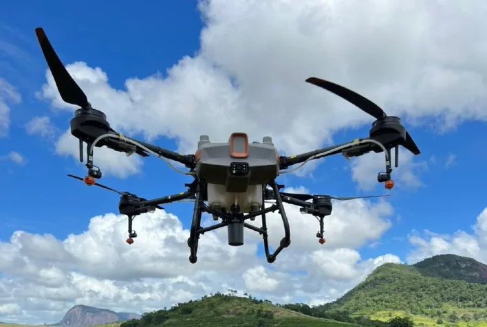 Mercado de drones agrícolas no Brasil deve movimentar R$ 2 bilhões em 2026