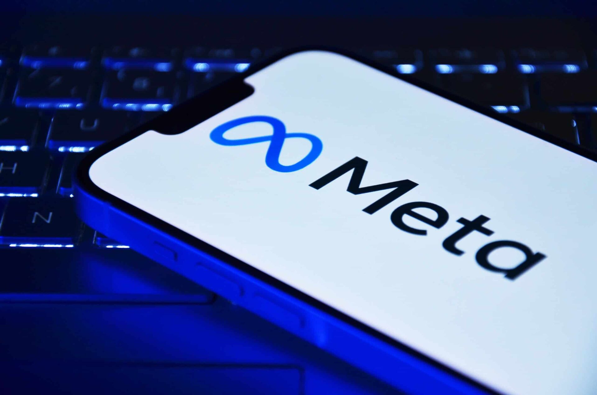 Meta é processada por ex-funcionários que alegam uso de IA em demissões