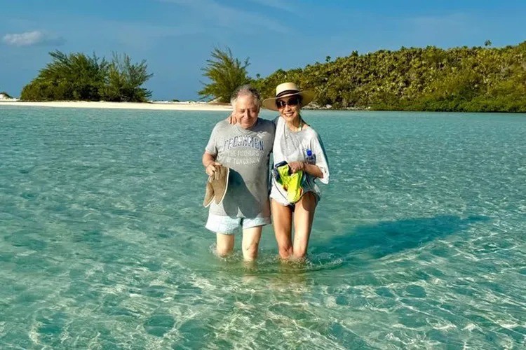 Michelle Yeoh celebra 3 anos de casamento com Jean Todt nas Bahamas