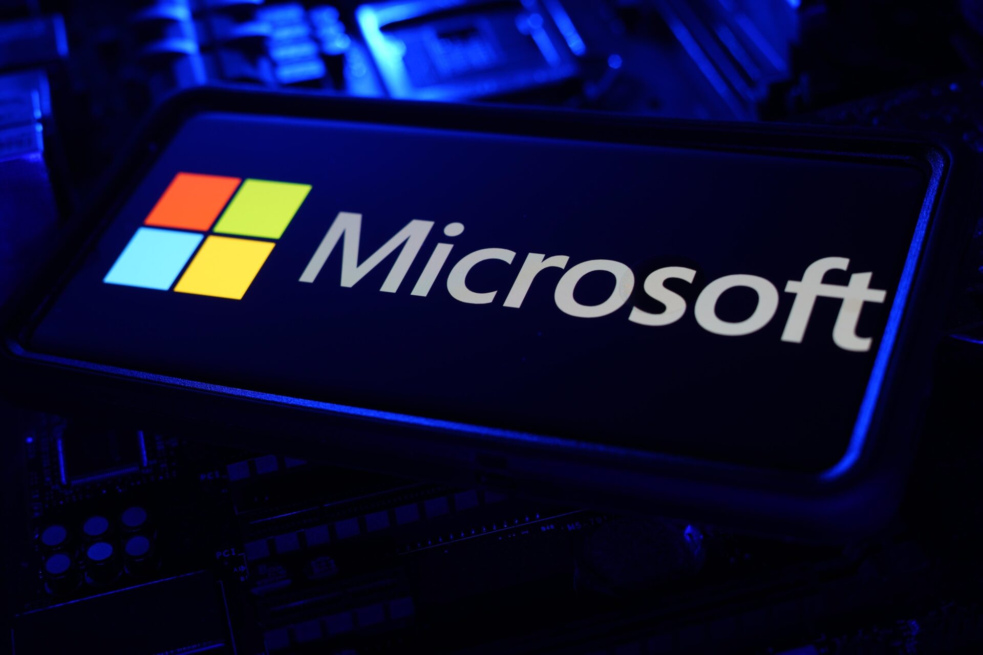 Microsoft lança IA inovadora para fortalecer cibersegurança em empresas
