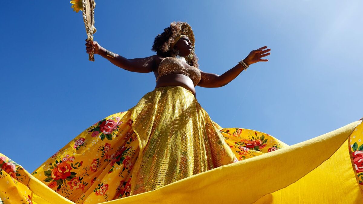 Milhares de mulheres negras marcham em Copacabana por direitos e justiça social
