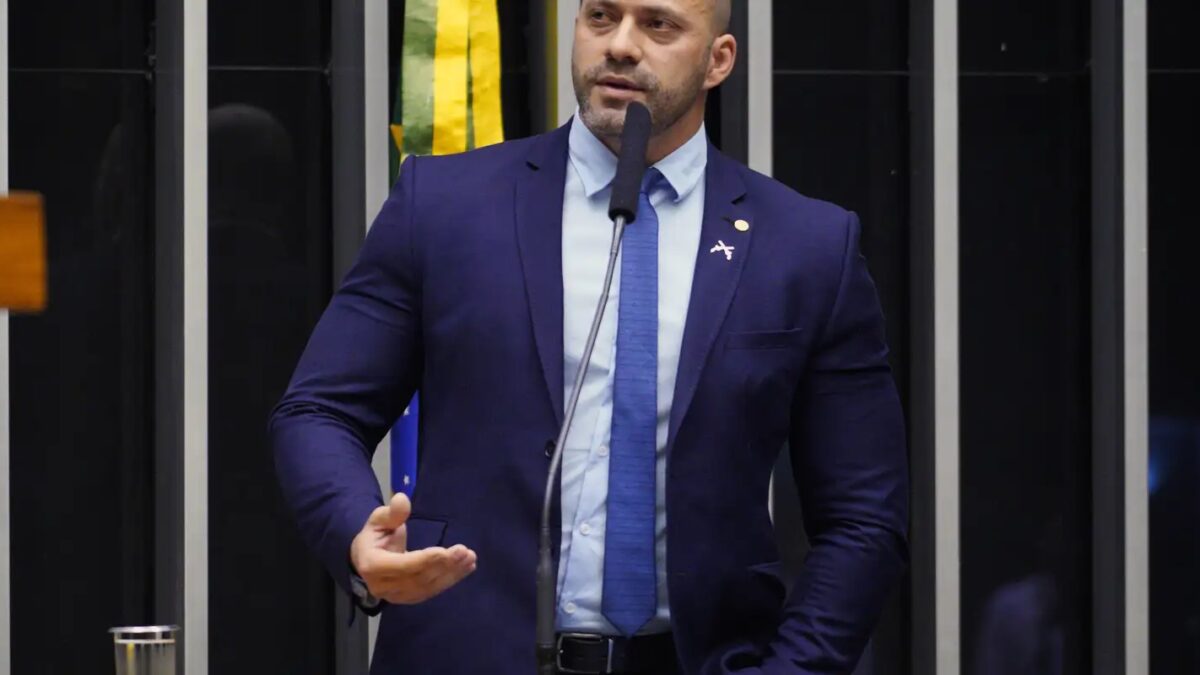 Moraes exige explicação de Daniel Silveira em 48 horas por vídeo no X