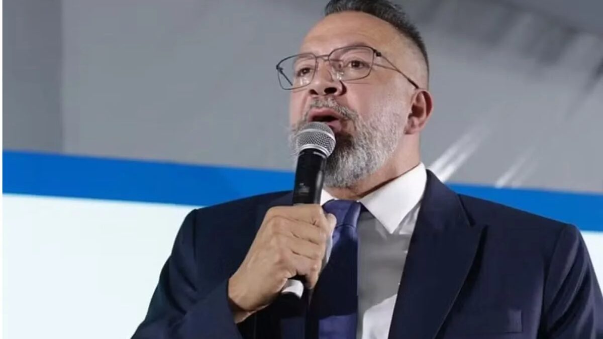 Moraes solta ex-prefeito de Belford Roxo preso com fuzil em operação da PF