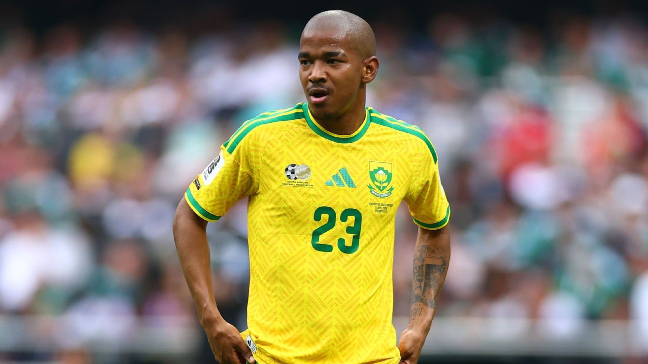 Morre Jayden Adams, meio-campista da África do Sul que brilhou na Copa do Mundo