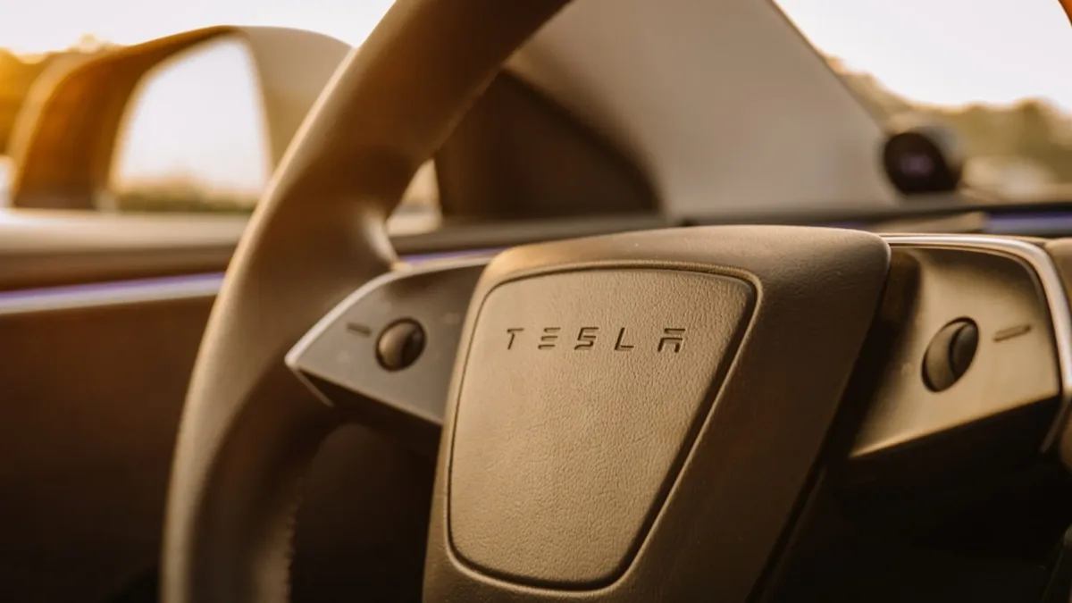 Motorista de Tesla é indiciado por homicídio culposo após acidente fatal no Texas