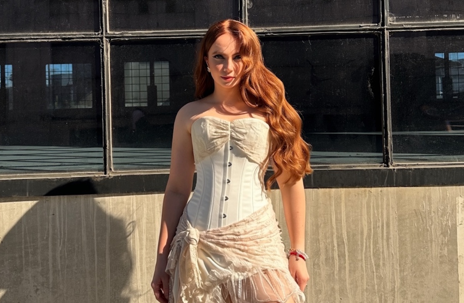 Nathalia Bacci lança single "Imagina Eu" e transforma superação em ironia e brasilidade
