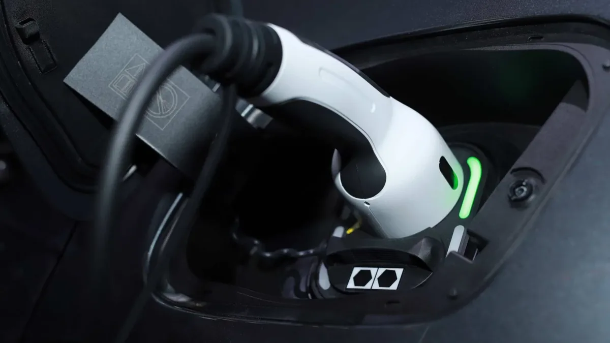 Nova técnica pode dobrar a vida útil das baterias de carros elétricos, aponta estudo