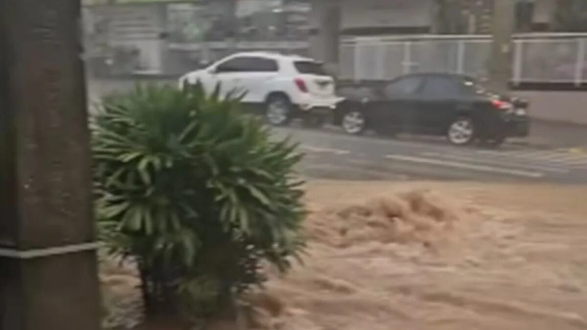 Número de pessoas fora de casa no Rio Grande do Sul chega a 1,8 mil após temporais