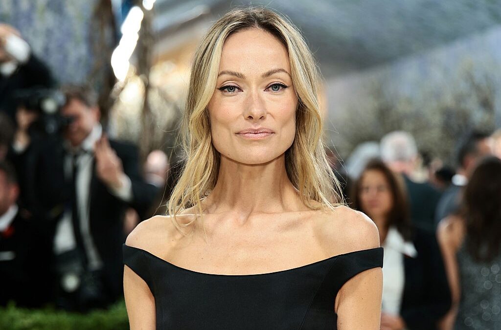 Olivia Wilde destaca a importância de conversas difíceis em relacionamentos duradouros
