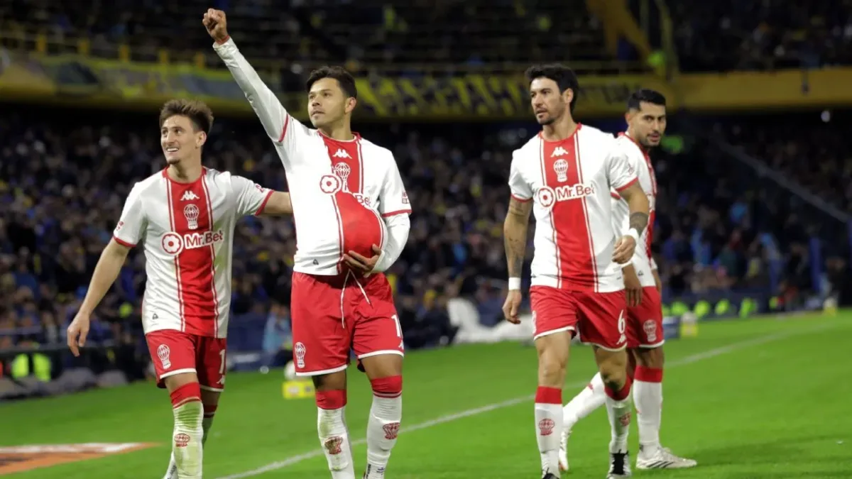 Óscar Romero volta a campo pelo Huracán contra o Banfield nesta sexta-feira