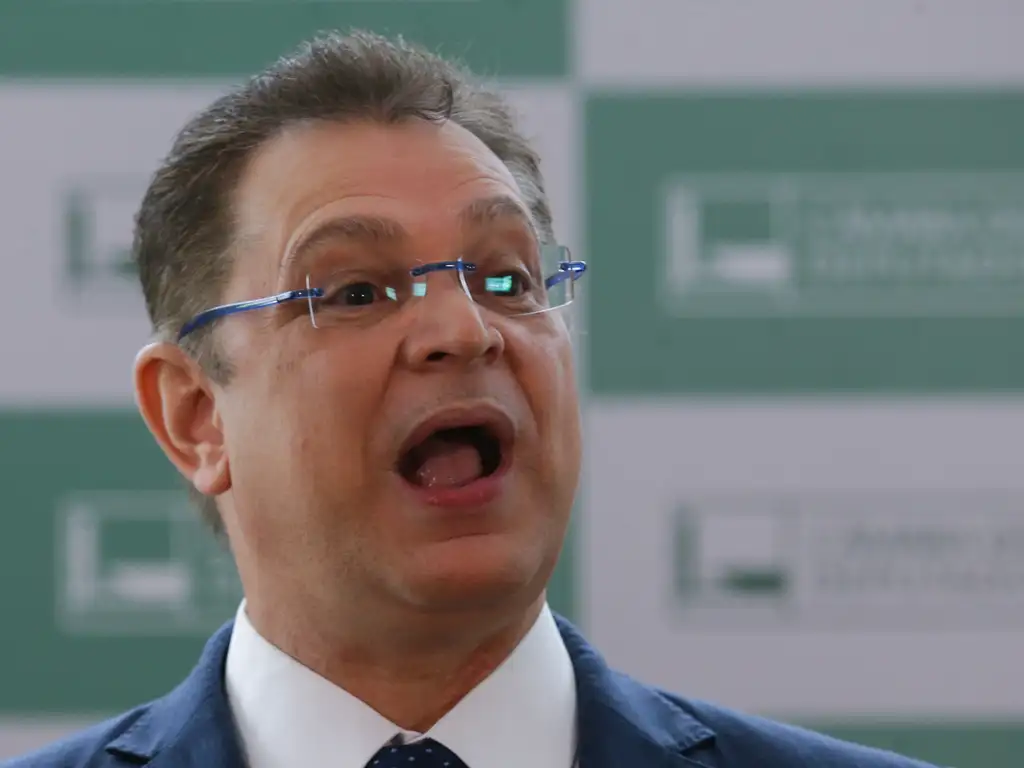 PF investiga pessoas ligadas a deputado Sóstenes Cavalcante por desvio de cota parlamentar