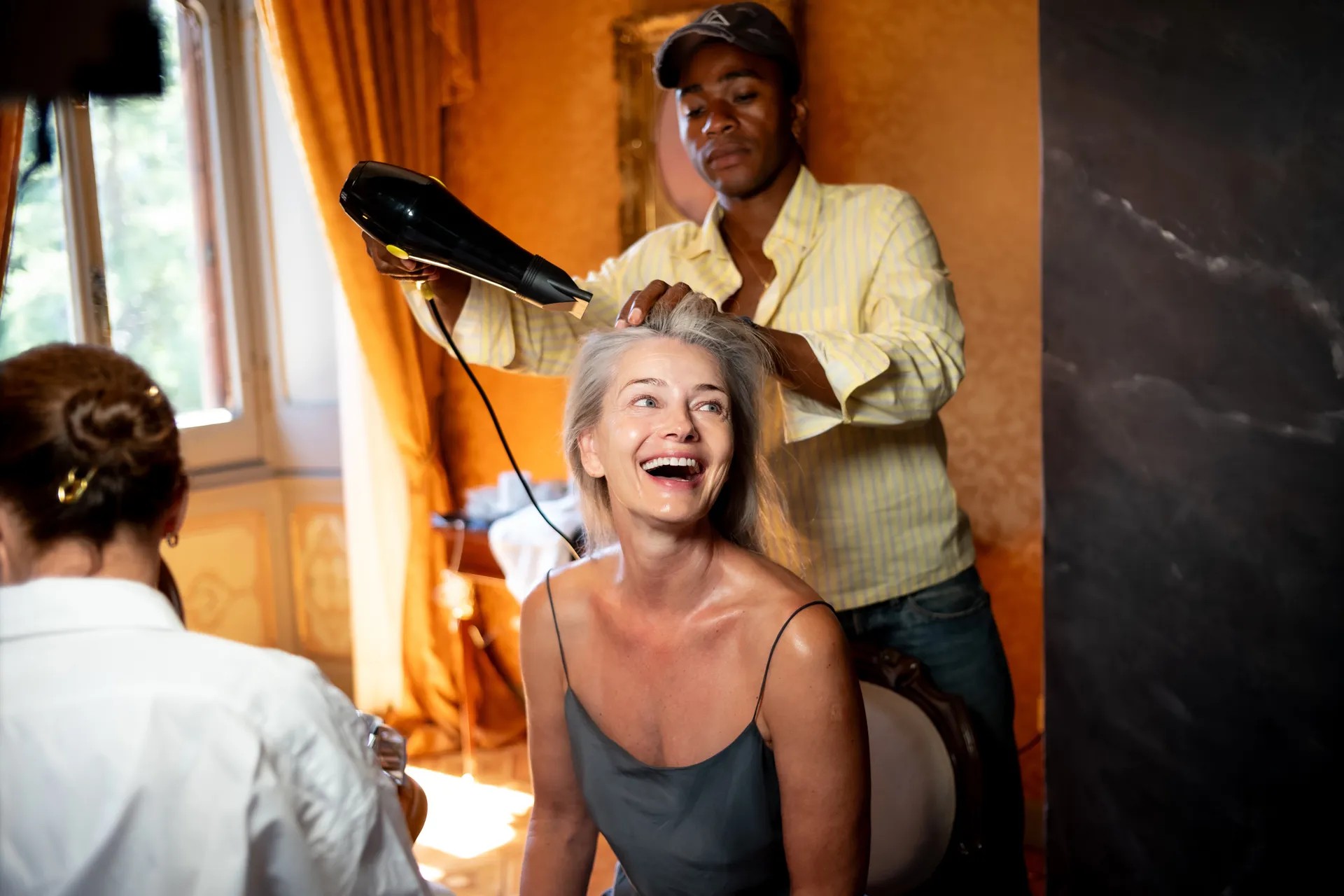 Paulina Porizkova revela como se preparou para o casamento aos 61 anos.