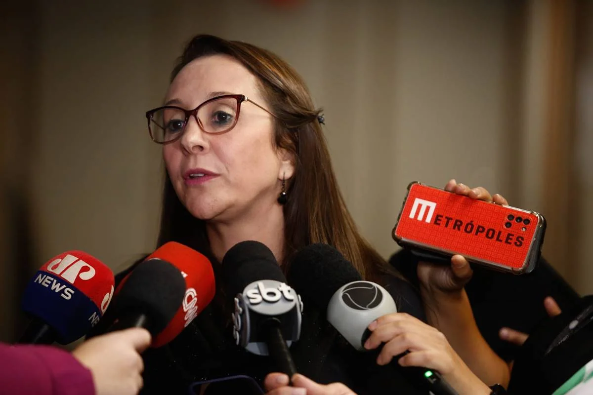 Podemos adia definição sobre aliança com Flávio Bolsonaro até 5 de agosto