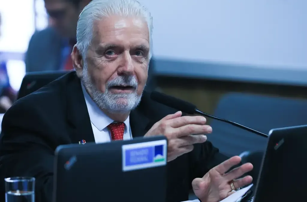 Polícia Federal intima Jaques Wagner a depor sobre suspeitas de pagamentos