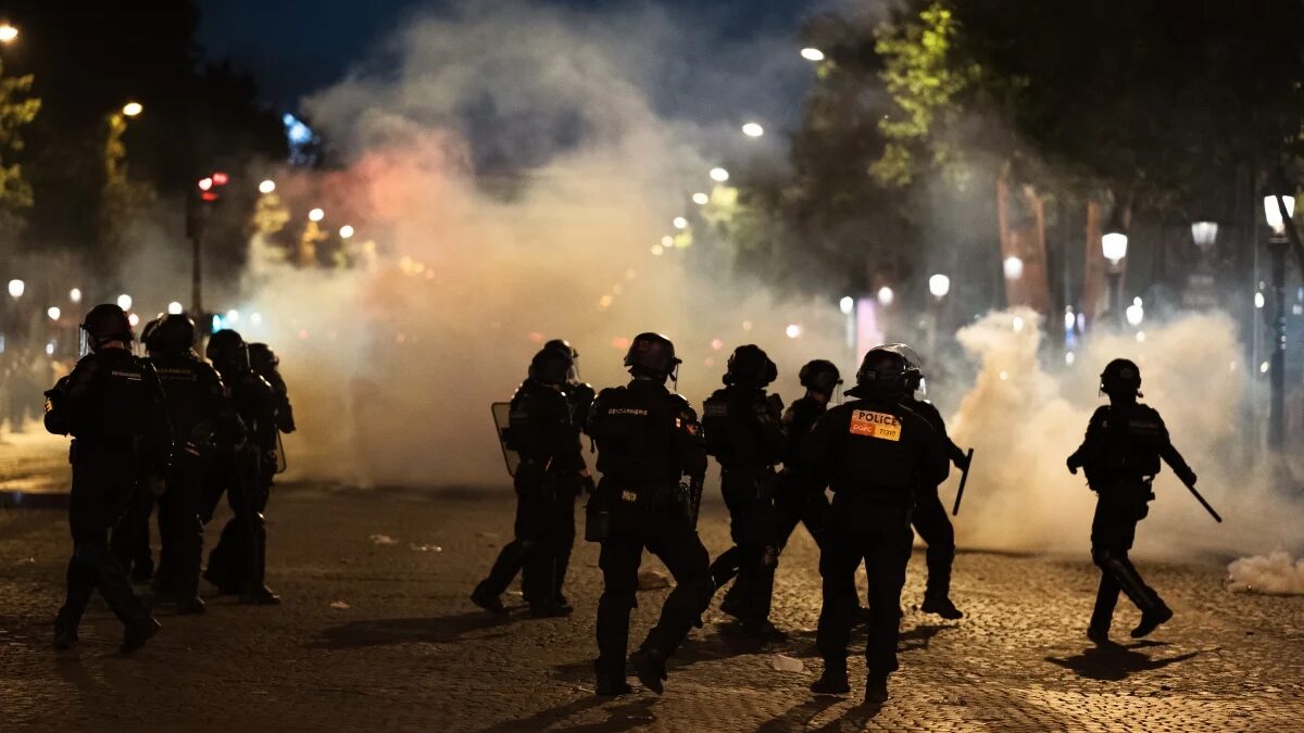 Polícia francesa intensifica segurança em Paris antes de França x Marrocos na Copa do Mundo