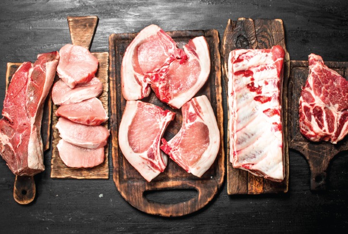 Preço da carne suína cai no Brasil devido à oferta excessiva e demanda fraca