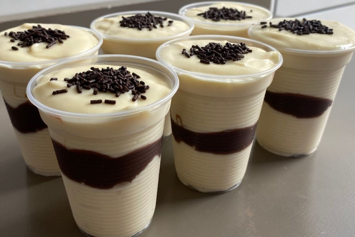 Prepare uma deliciosa sobremesa no copinho com creme de limão e ganache de chocolate