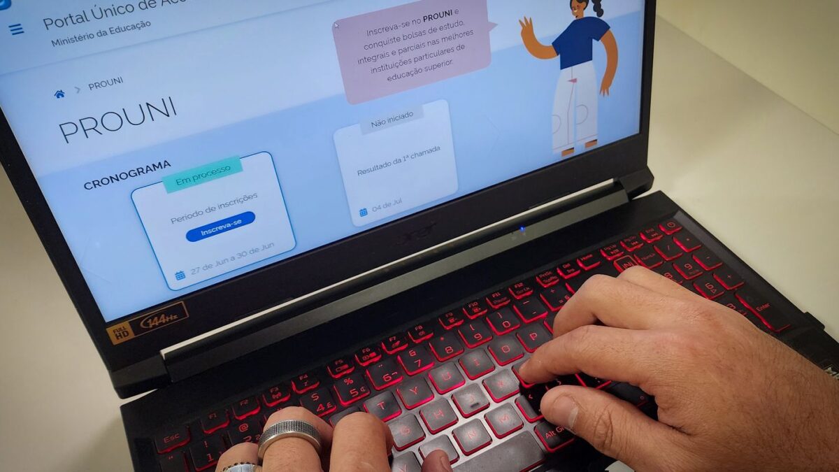 Prouni 2026/2: candidatos têm até sexta para confirmar informações na instituição