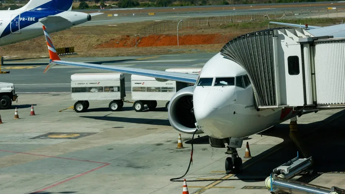 Querosene de aviação sobe 57,6% em um ano e pressiona preço das passagens aéreas