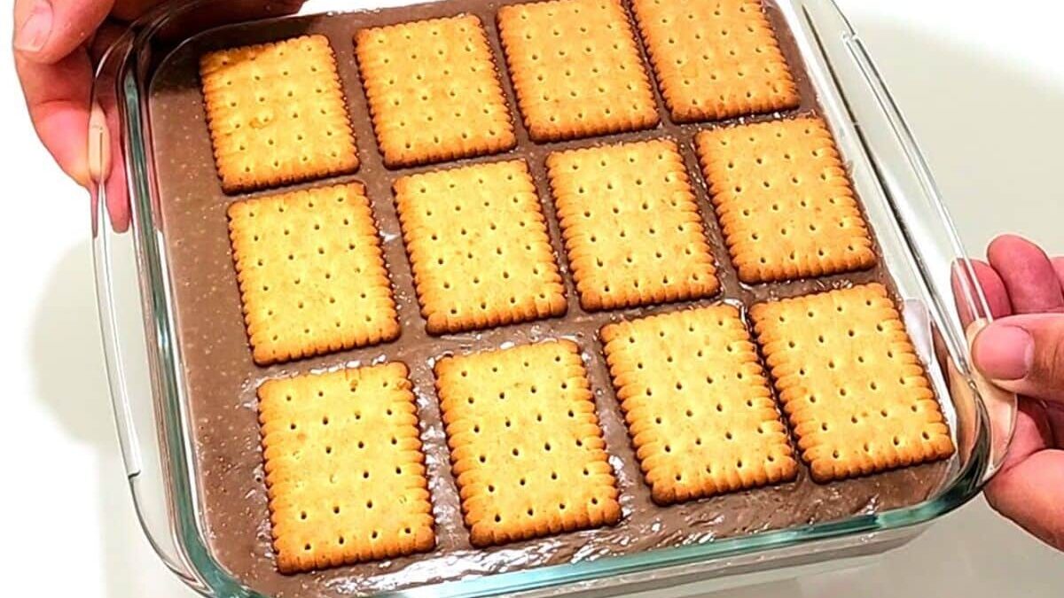 Reviva a infância com o pavê de chocolate cremoso e rápido de fazer