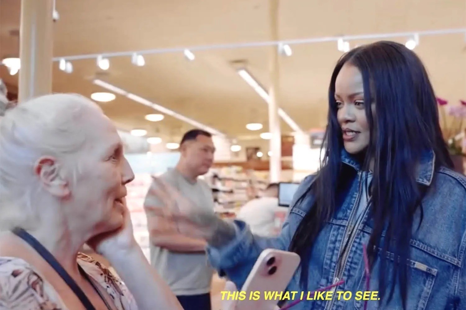 Rihanna emociona fã com câncer ao elogiar sua beleza em encontro espontâneo