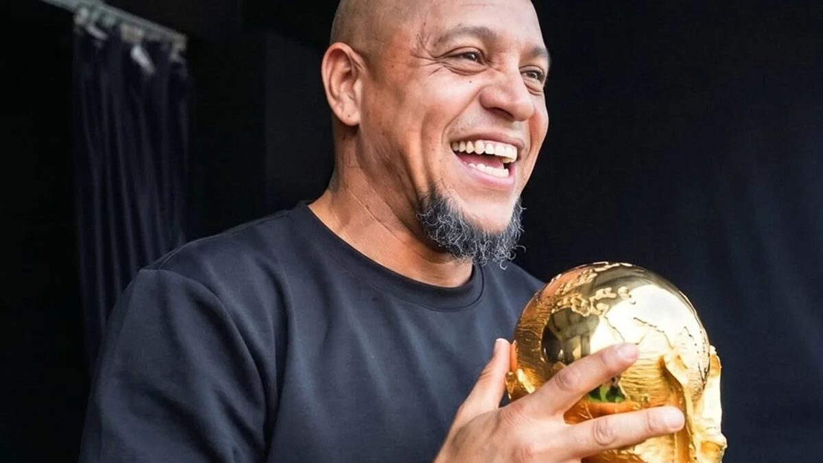 Roberto Carlos, Cafu e Bebeto apoiam pausa para hidratação na Copa do Mundo