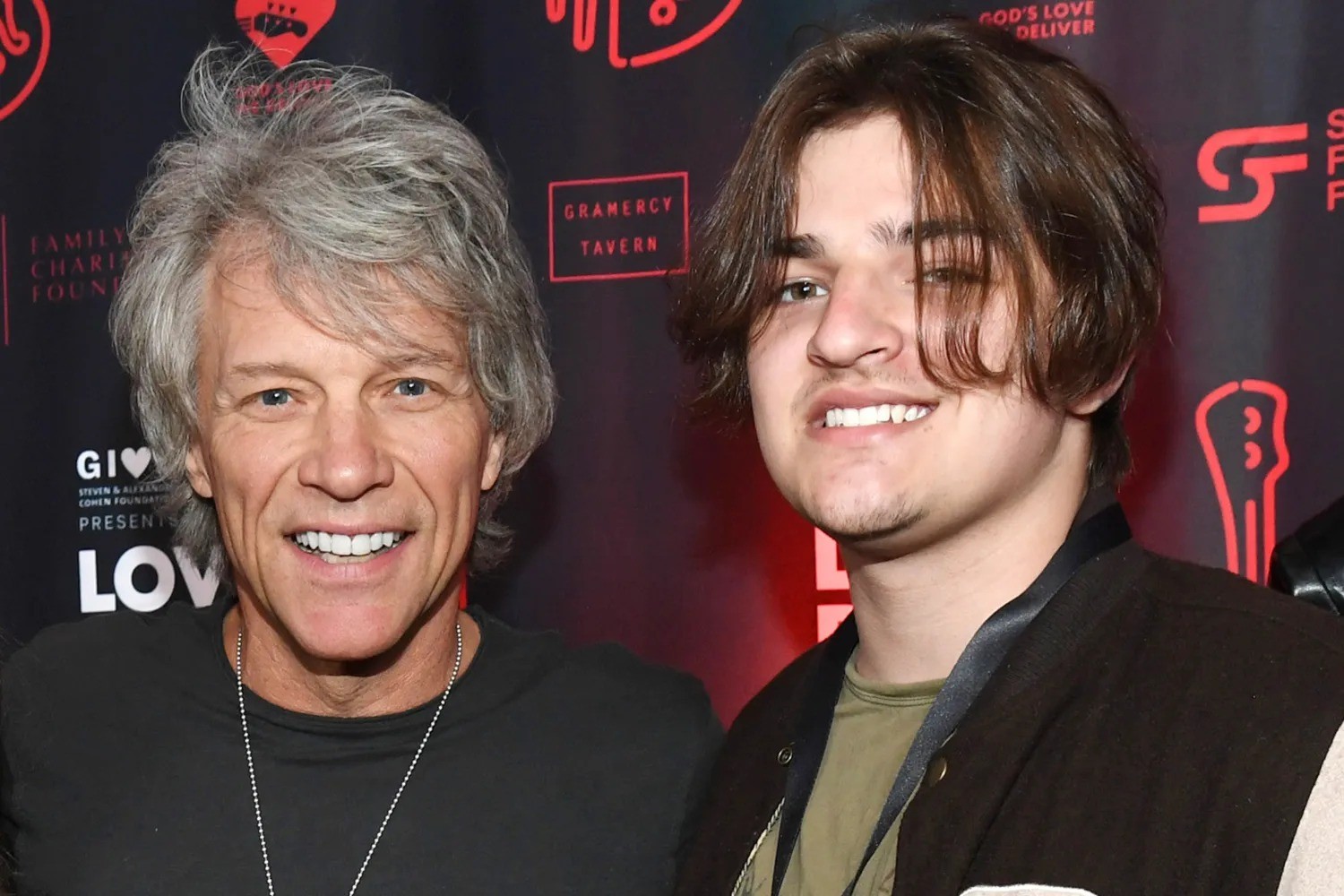 Romeo Bongiovi, filho de Jon Bon Jovi, fala sobre sua carreira musical e desafios.