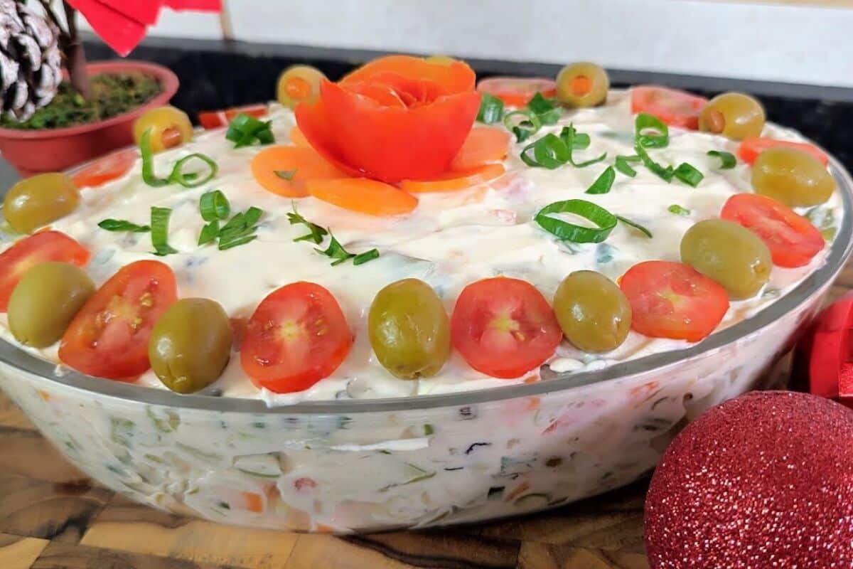 Salada de maionese simples e deliciosa com ingrediente secreto para refrescar seu verão