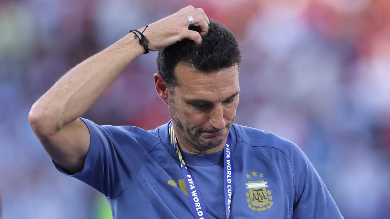 Scaloni se emociona e deixa futuro na seleção argentina em aberto após derrota