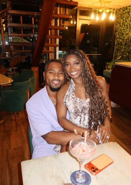 Simone Biles celebra aniversário de Jonathan Owens com declaração romântica nas redes sociais