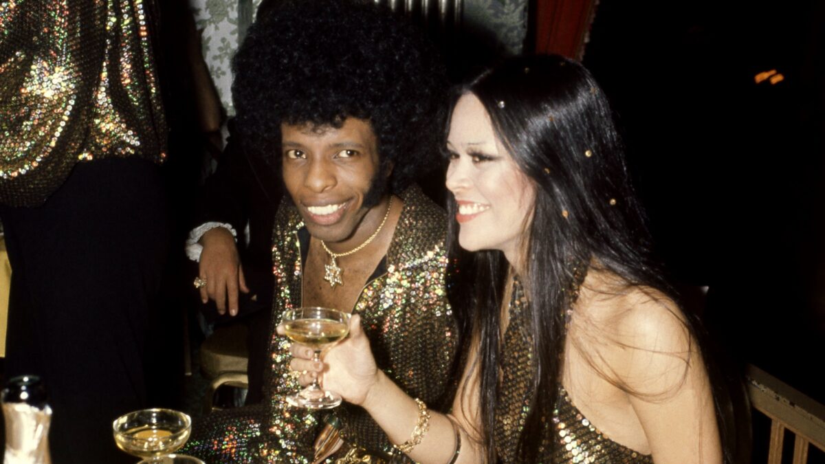 Sly Stone transforma Madison Square Garden em palco de casamento para 23 mil pessoas