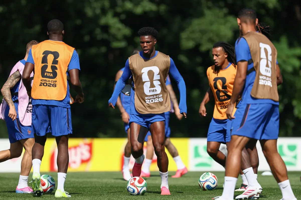 Tchouaméni retorna a treinos da seleção francesa antes das quartas da Copa do Mundo