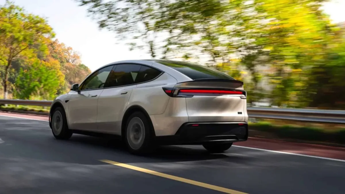 Tesla lança Model Y L nos EUA com três fileiras e preço a partir de US$ 61.990