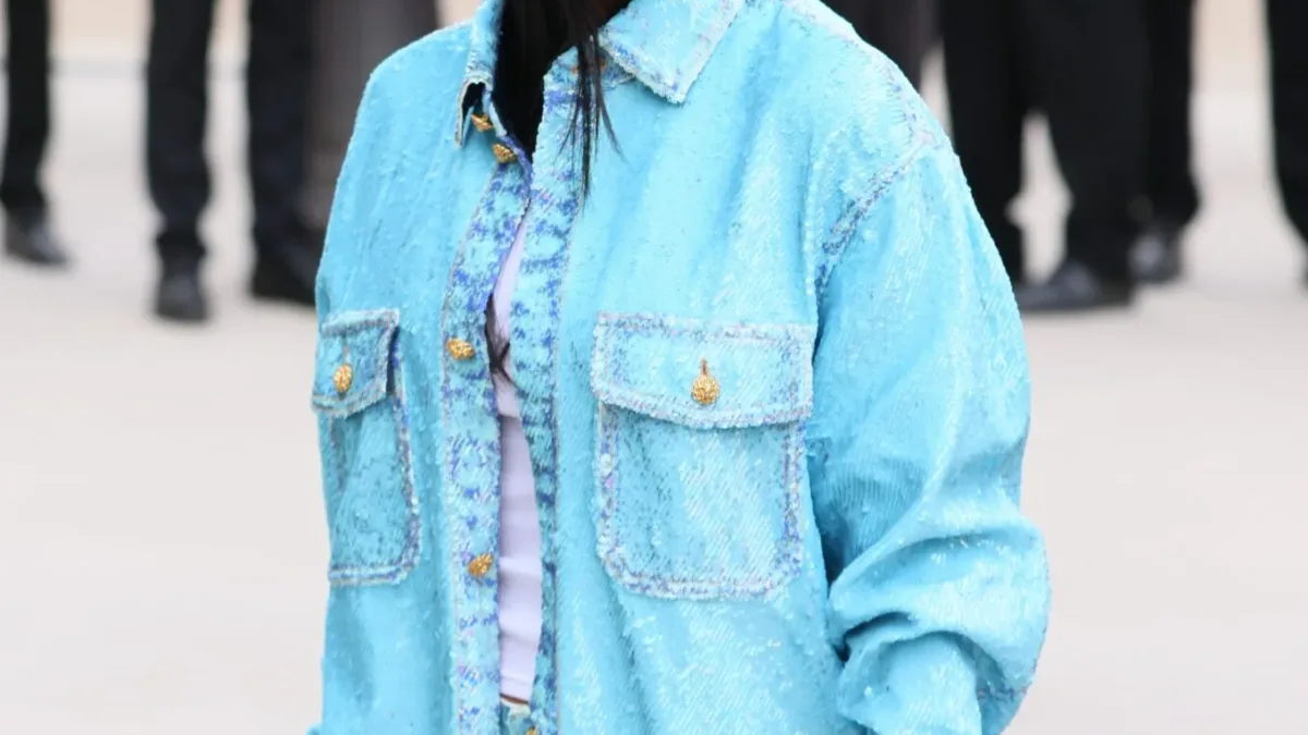 Teyana Taylor impressiona com look de 'armadura' no desfile da Ashi Studio em Paris