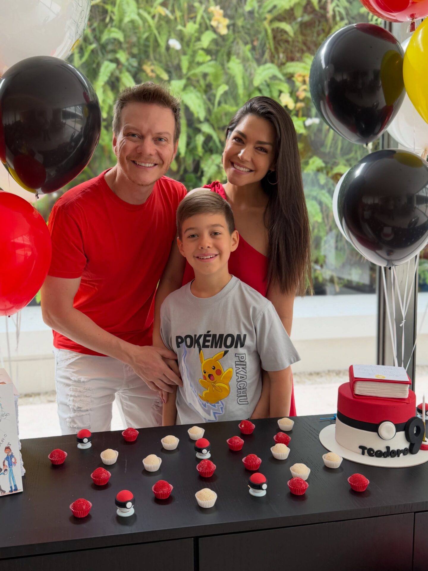 Thais Fersoza e Michel Teló celebram 9 anos do filho Teodoro com festa Pokémon