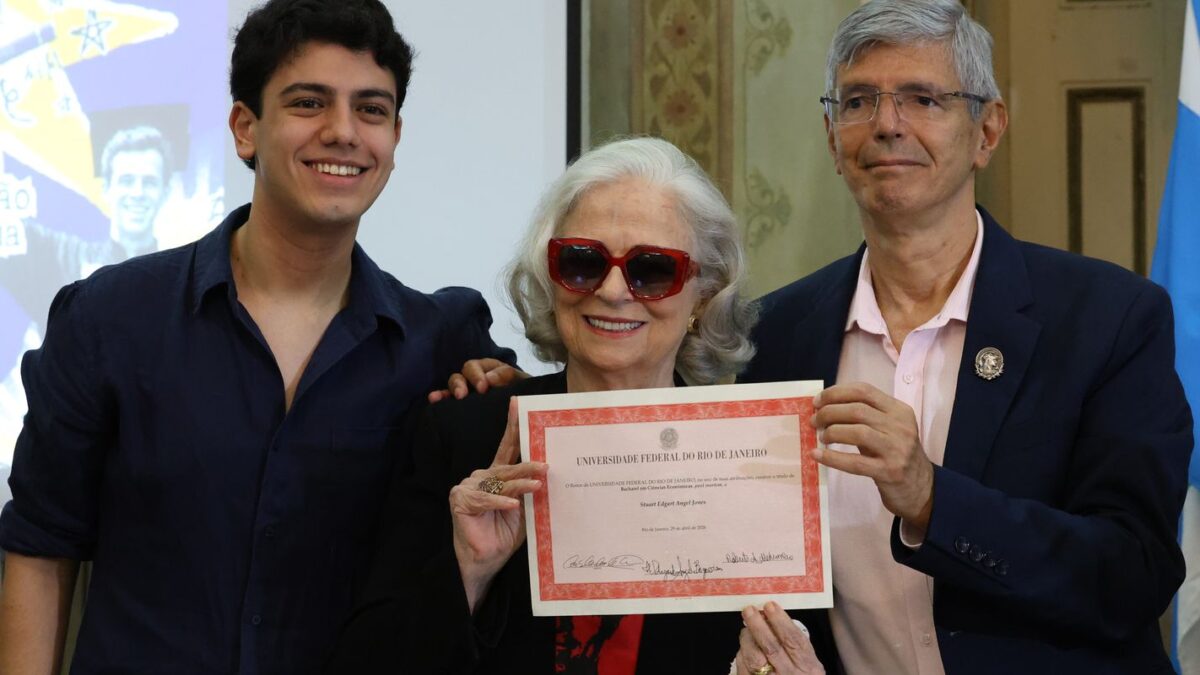 UFRJ entrega diploma a Stuart Angel 55 anos após sua morte na ditadura