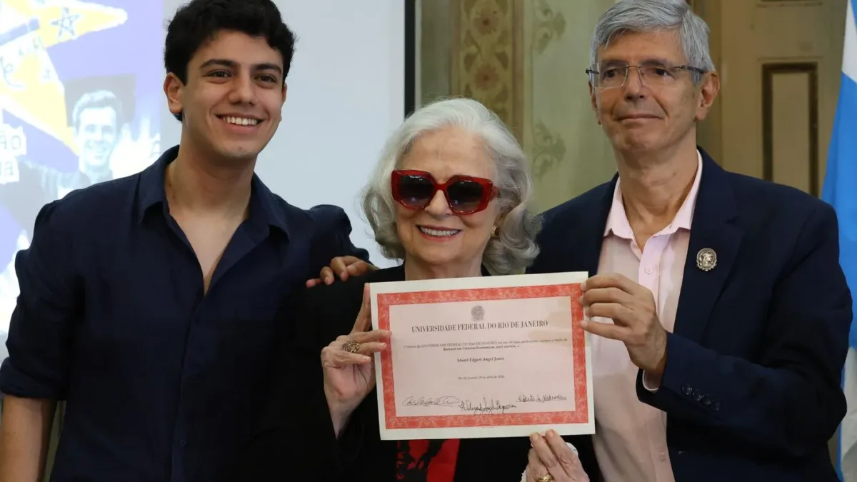 UFRJ entrega diploma a Stuart Angel 55 anos após sua morte na ditadura