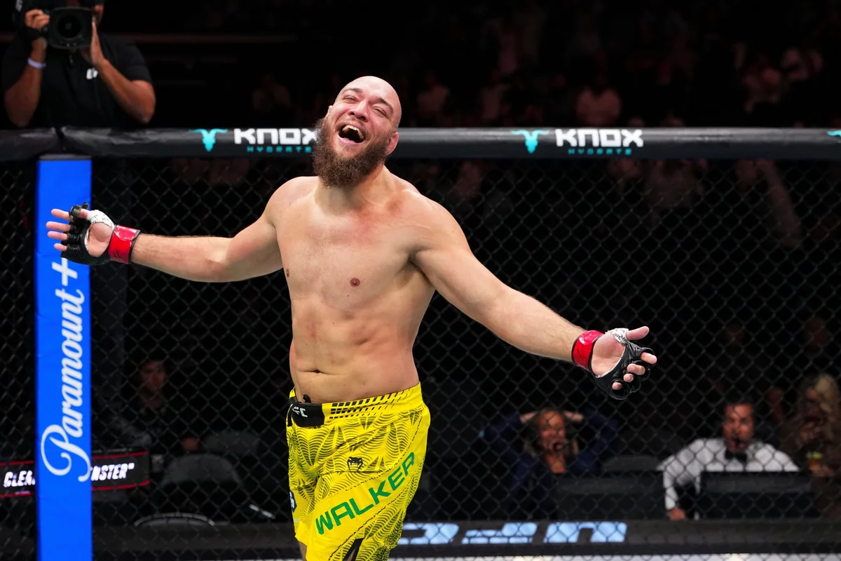 Valter Walker finaliza Thomas Petersen e conquista vitória no UFC Abu Dhabi