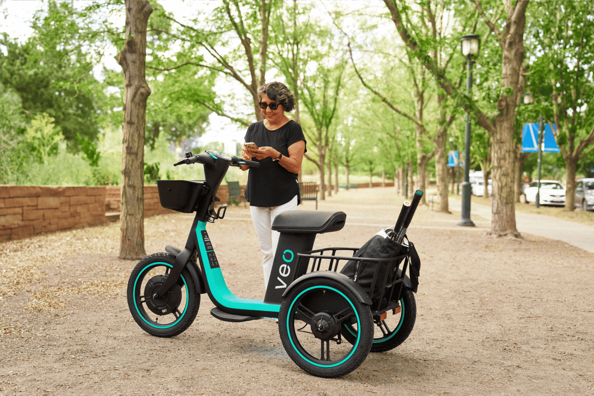 Veo lança triciclo elétrico Rover em Denver para promover inclusão na micromobilidade